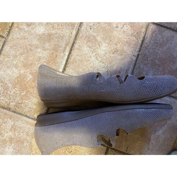 COPY - Earthies Leather Shoes (SZ 11) - Picture 4 of 5